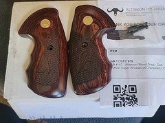 Altamont Wood Grips – COLT Python Super Rosewood Checkered GOLD Medals-SECONDS