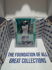 2024-25 Topps Chrome UEFA Cristian Romero Auto Aqua 197/199 – TottenhamArgentina