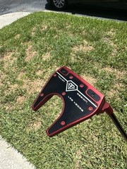 Odyssey Toulon Las Vegas RH Xander Putter Red/Black SuperStroke +Cover