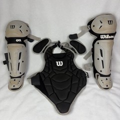 Wilson Catchers Gear Set Boys Small Beige 3pc Leg Guards Chest Baseball