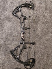Bowtec BTX 28 Right Hand Compound Bow 25.5-28 In Adjustable Draw 50-60lbs