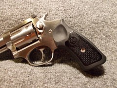 Custom Checkered Inserts for Ruger SP101 Black