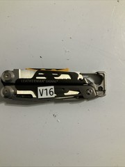 Leatherman Signal Multi-Tool Black / Yellow – V16