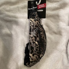 ANIMAL SPOTTED FANNY PACK NYLON WITH ADJUSTABLE STRAP. Easy To Clean. Brand New.