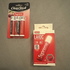 SUPREME New York FW’17 NiteCore Mini Magnetic Flashlight & 3 Pack Chapstick