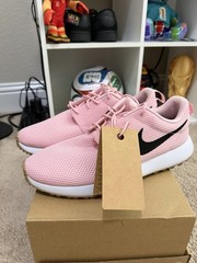 Nike Men’s Roshe G Next Nature Soft Pink Spikeless Golf Shoes DV1202-601 Size 9