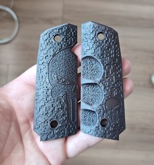 Colt 1911 Asymmetrical Grips «RH» Punisher Full Size