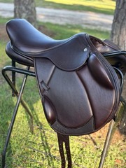 17” Dover Saddlery Circuit Premier Monoflap Jump Saddle