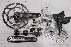 Campagnolo Record Titanium Road Bike Group 2×10 Speed Carbon Drivetrain.