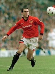 Eric Cantona of Manchester United at the FA Carling Premiership ma- Old Photo 2