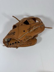 Rawlings Cal Ripken Jr. Youth Baseball Leather Glove 9″ RHT RBG158B