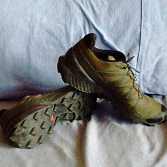 Salomon Men’s Trail/Hiking Shoes Green/Black Lace-Up Rugged Lug Sole 10.5M