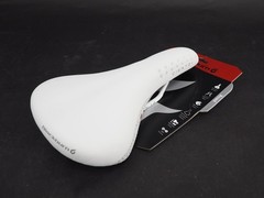 New! Blackburn Ciento+ Road Bike Saddle 275x150mm 7×7 Steel Rails White