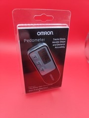 Omron HJ-321 Black Pedometer Step Counter Distance Calories & Clip-On 7 Day NEW