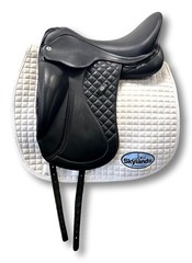 Used MacRider Majestic Exclusive – Size 17.5″ Dressage Saddle Black