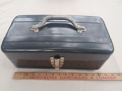 Vintage UNION steel chest made in the USA 14 x 6 1/2 x 5 1/2 tackle box