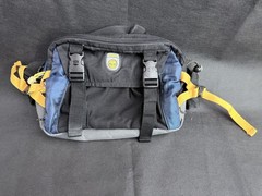 Timberland Fanny Pack Bag Black Adjustable Strap Logo Hiking Outdoor Zip Pockets