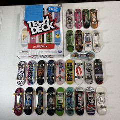 Tech Deck DLX Pro Pack + 27 other boards. 37 in total. All in good condition.