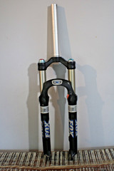 Fox Racing – 32 F100 RLC Black Fork – Straight Steerer – 1-1/8″ – QR – 26″