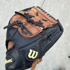 Wilson Pro Select Top Grade Leather 12.75″ Glove Black/Brown A2476 RHT