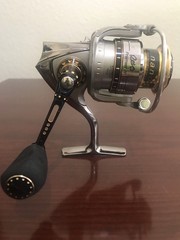 ABU GARCIA REVO LIGHT PRM2000SH SPINNING FISHING REEL 5.2:1 11BB 6LB/155YDS GOLD