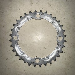 Shimano Replacement Middle Chainring 32 Tooth 32T 104 mm BCD Gray Steel 4 Arm