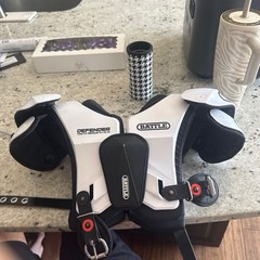 Battle Football Pads Youth Medium 14-15inches