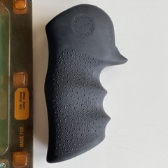 Hogue Rubber Grip For Dan Wesson Large Frame Round Tang fit .44/.445/.357 58000
